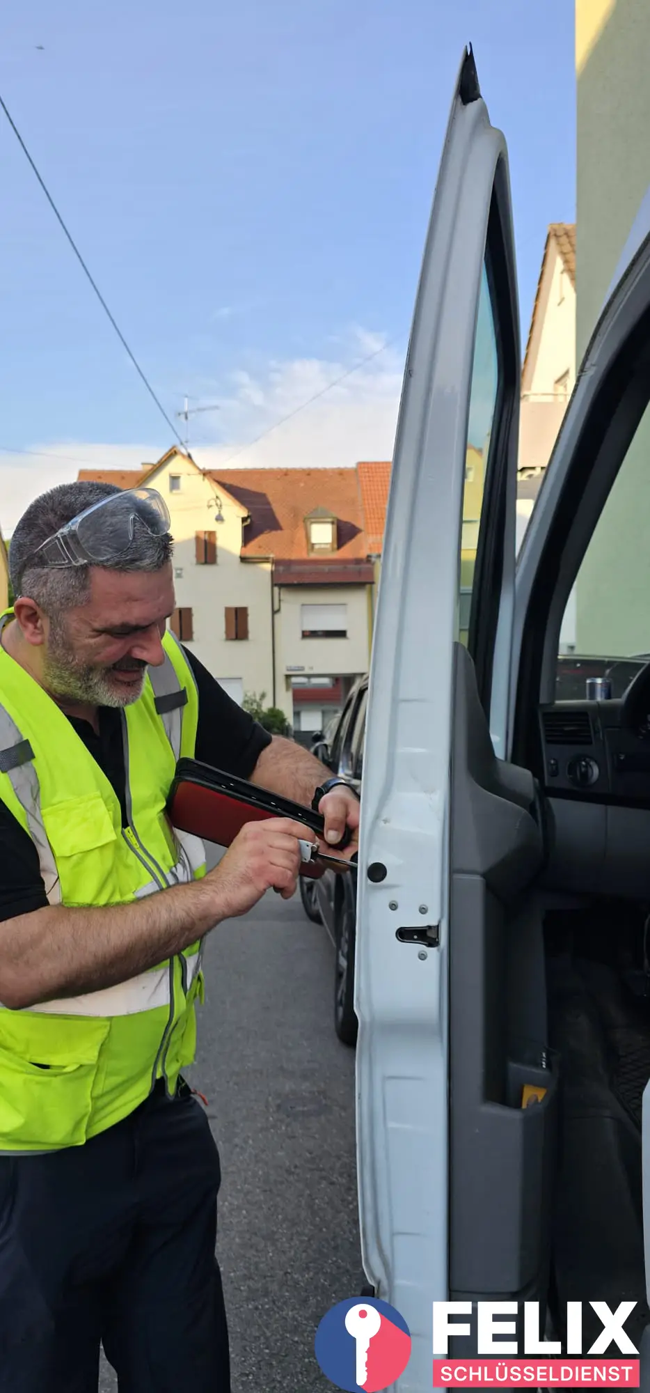 Autoöffnung Stuttgart – Fahrzeug schadenfrei öffnen